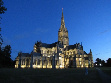 photo of Salisbury Cathedral at night